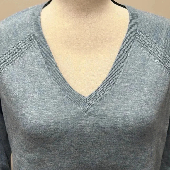 Gap sweater - Picture 2 of 6